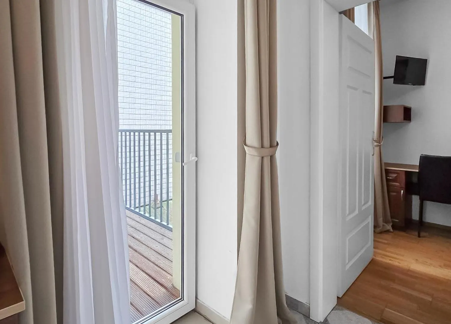 Elegant 3-Bedroom Getaway With Balcony For Groups Up To 7 Vienna 0*,