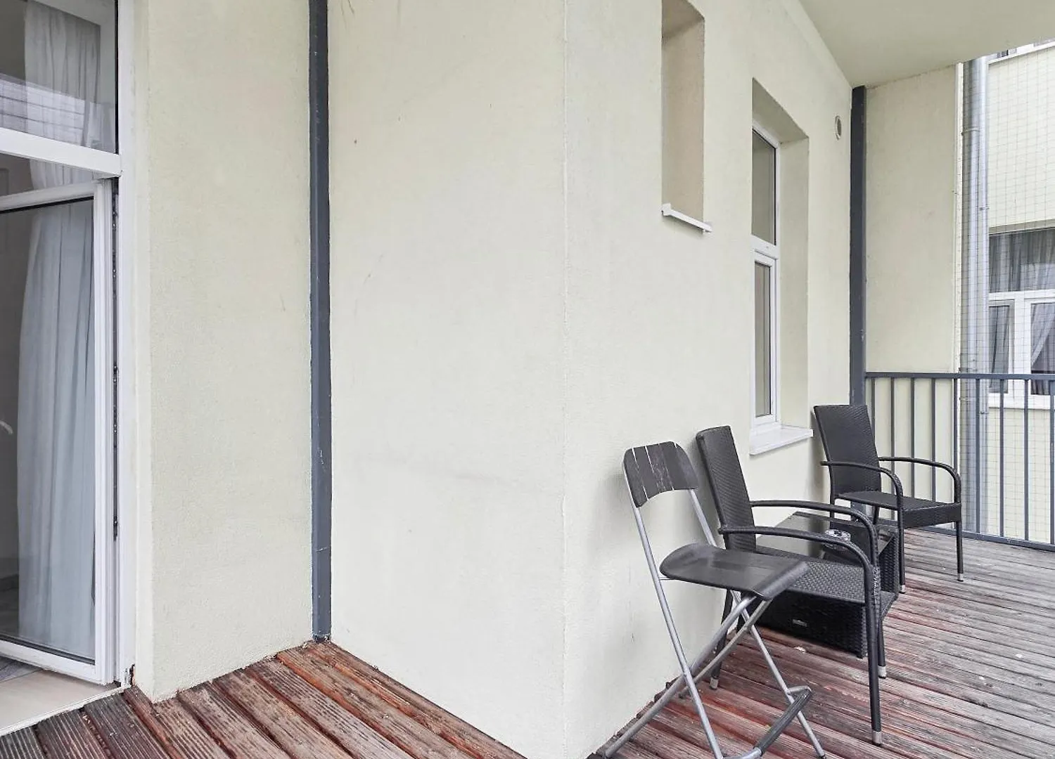 Elegant 3-Bedroom Getaway With Balcony For Groups Up To 7 Vienna Austria