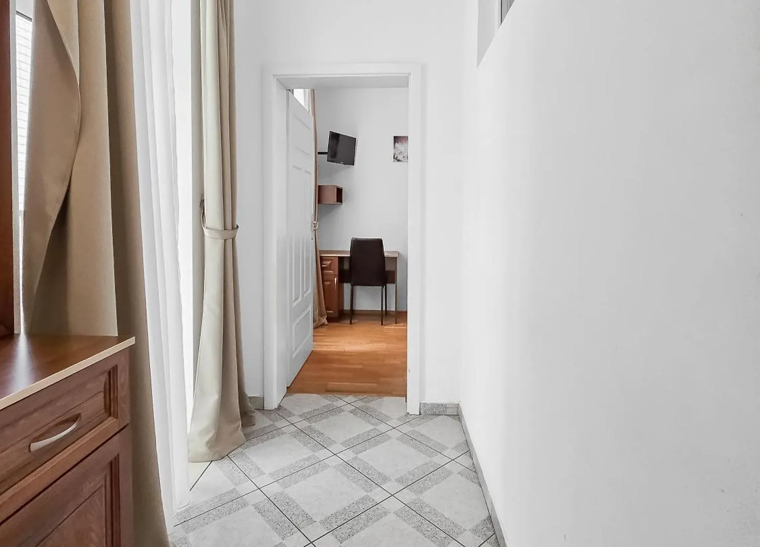 Elegant 3-Bedroom Getaway With Balcony For Groups Up To 7 Vienna 0*,  Austria