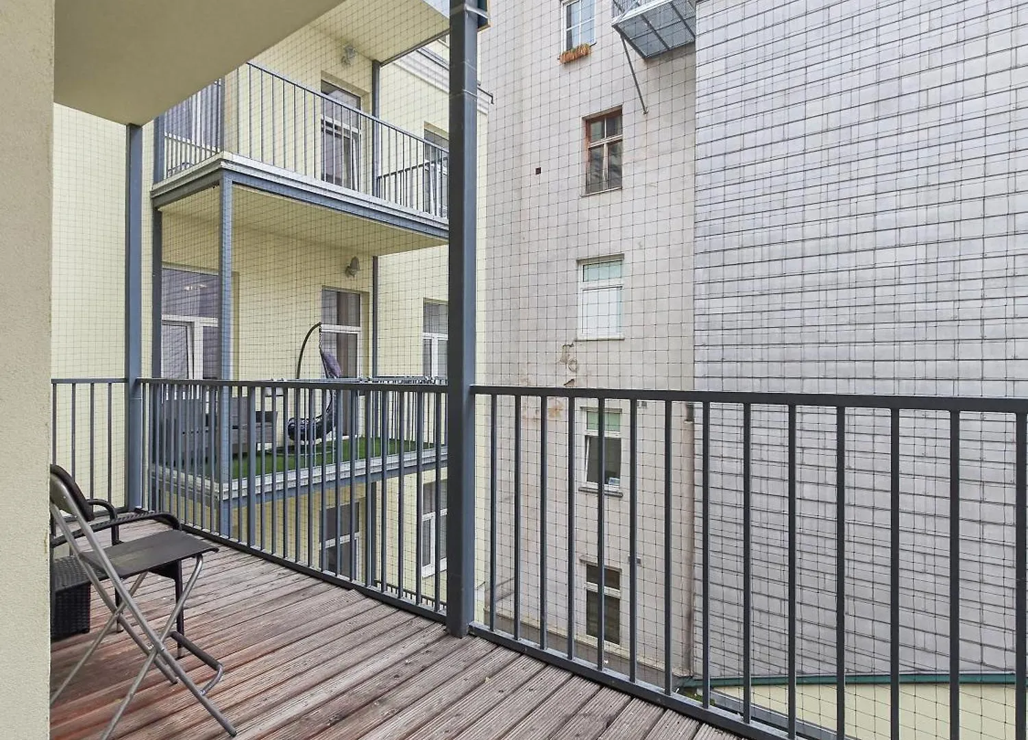Elegant 3-Bedroom Getaway With Balcony For Groups Up To 7 Vienna Apartment
