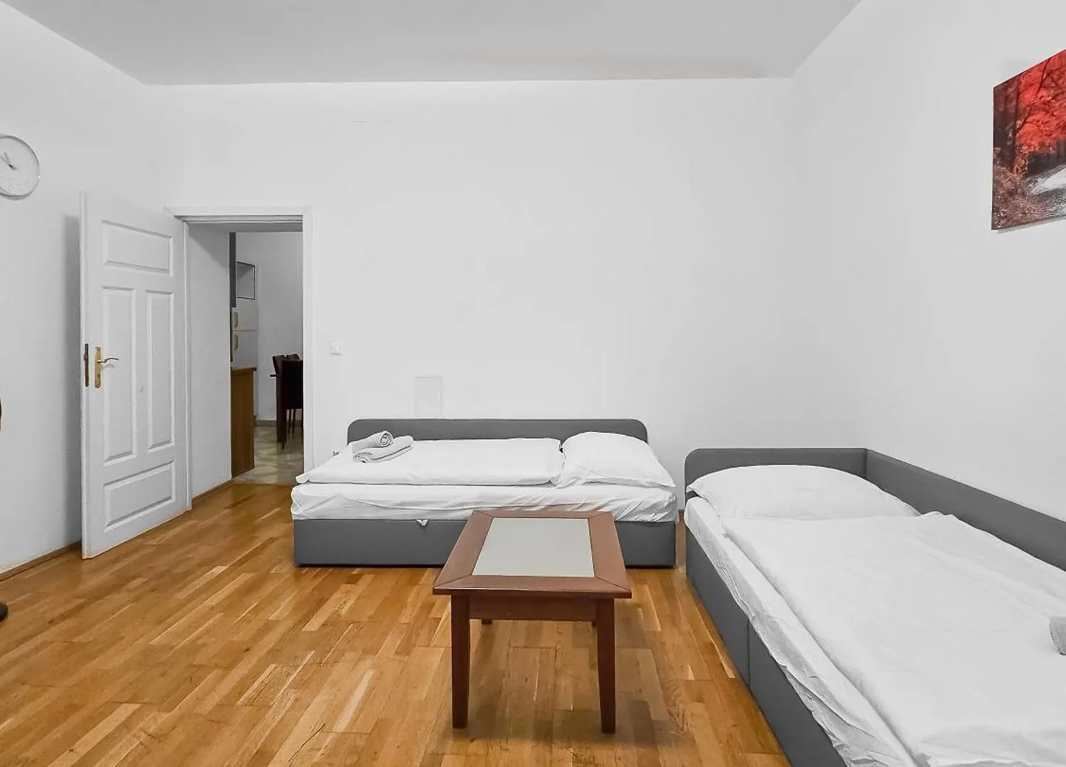Elegant 3-Bedroom Getaway With Balcony For Groups Up To 7 Vienna