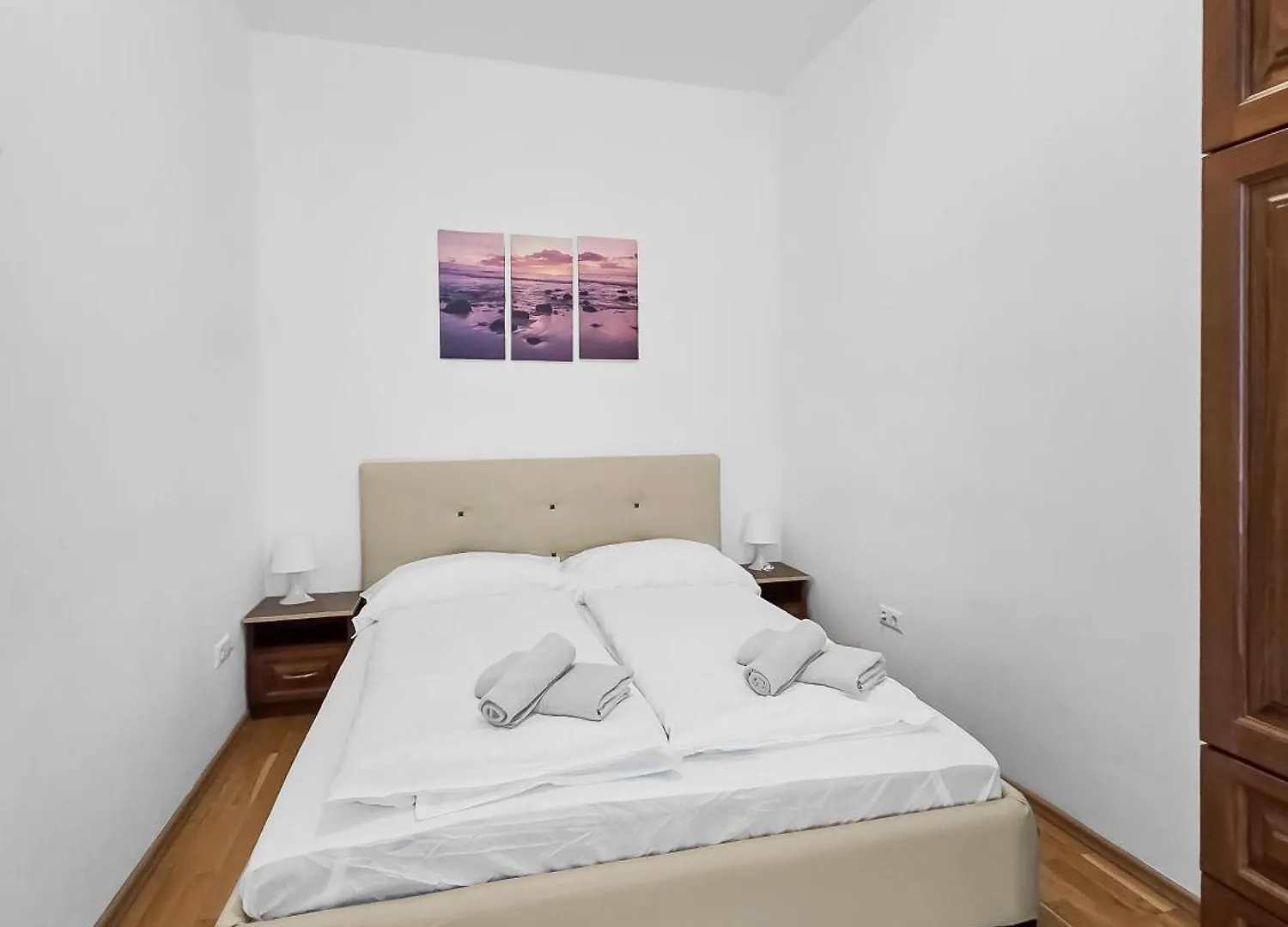 Elegant 3-Bedroom Getaway With Balcony For Groups Up To 7 Vienna Austria