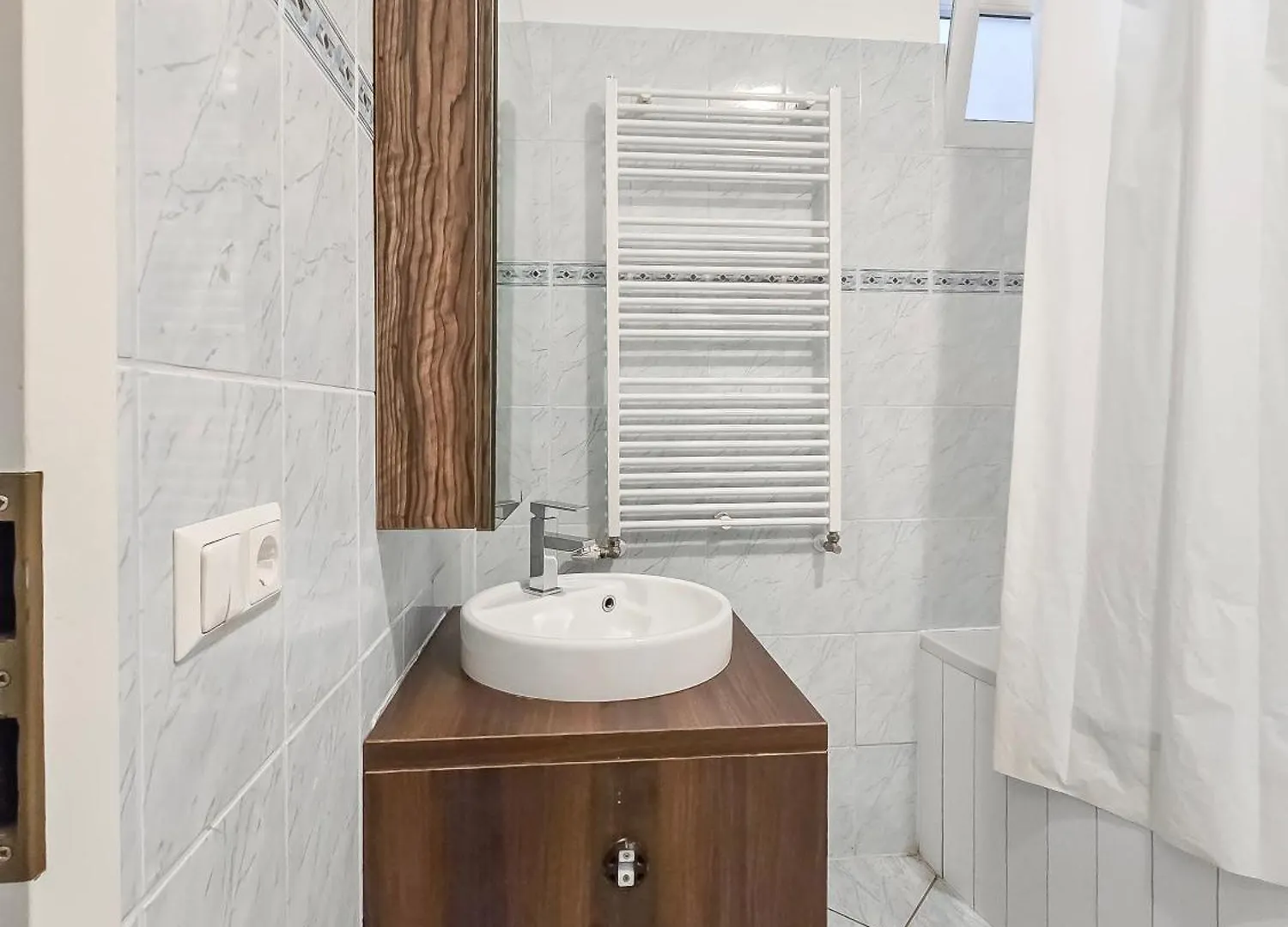Elegant 3-Bedroom Getaway With Balcony For Groups Up To 7 Vienna Austria