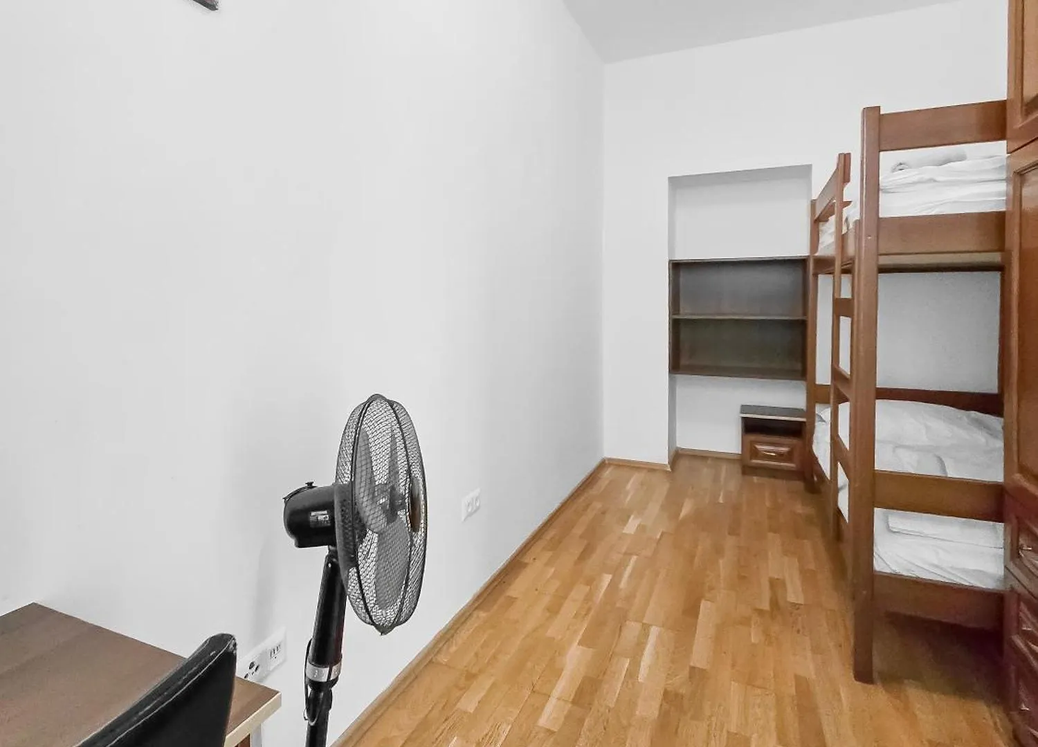 Elegant 3-Bedroom Getaway With Balcony For Groups Up To 7 Vienna Austria