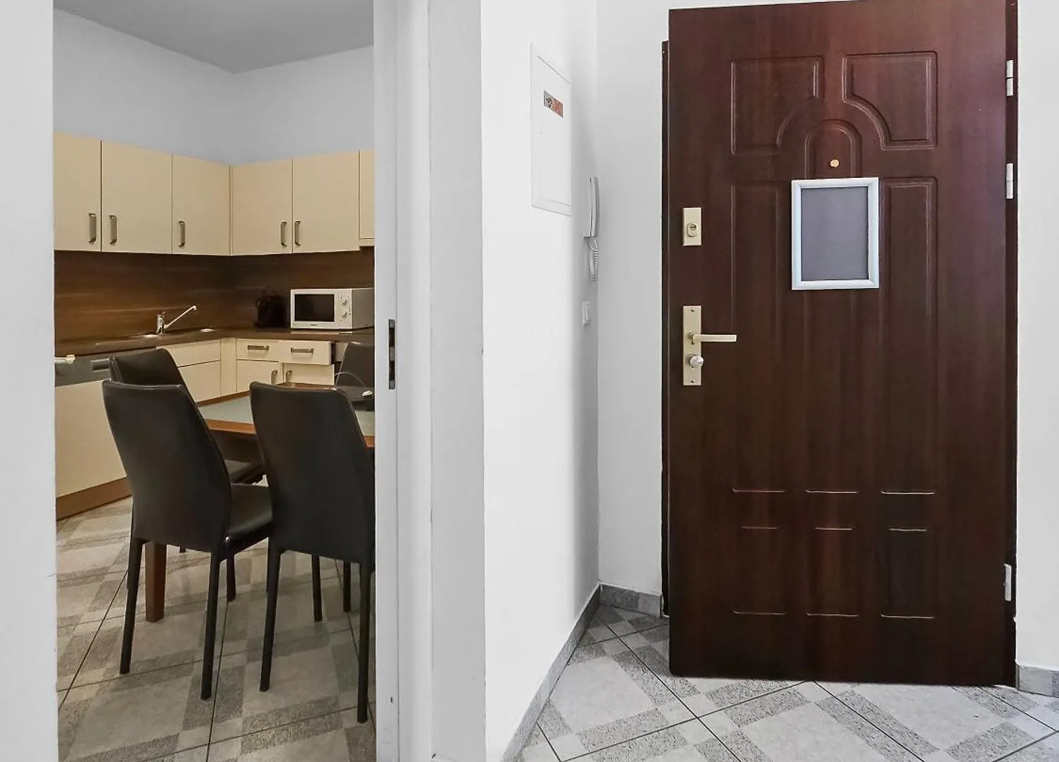 Elegant 3-Bedroom Getaway With Balcony For Groups Up To 7 Vienna 0*,  Austria