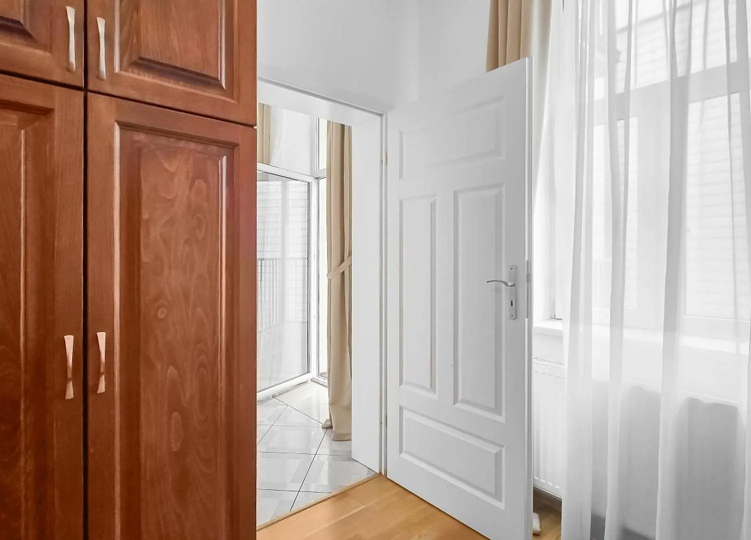 Apartment Elegant 3-Bedroom Getaway With Balcony For Groups Up To 7 Vienna Austria