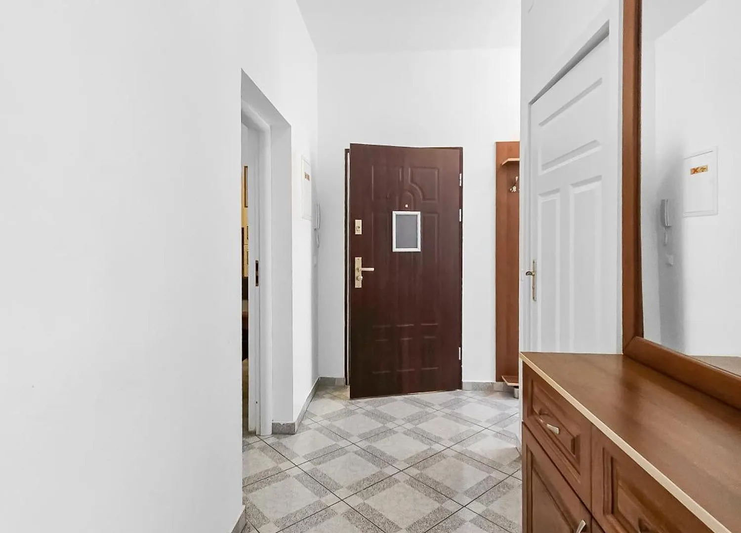 Apartment Elegant 3-Bedroom Getaway With Balcony For Groups Up To 7 Vienna