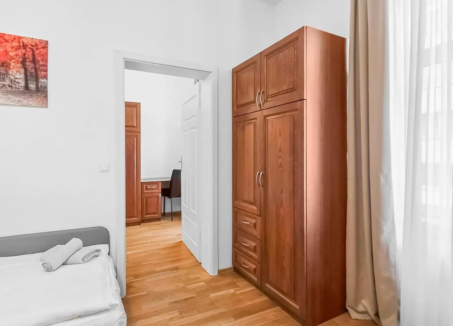 Elegant 3-Bedroom Getaway With Balcony For Groups Up To 7 Vienna